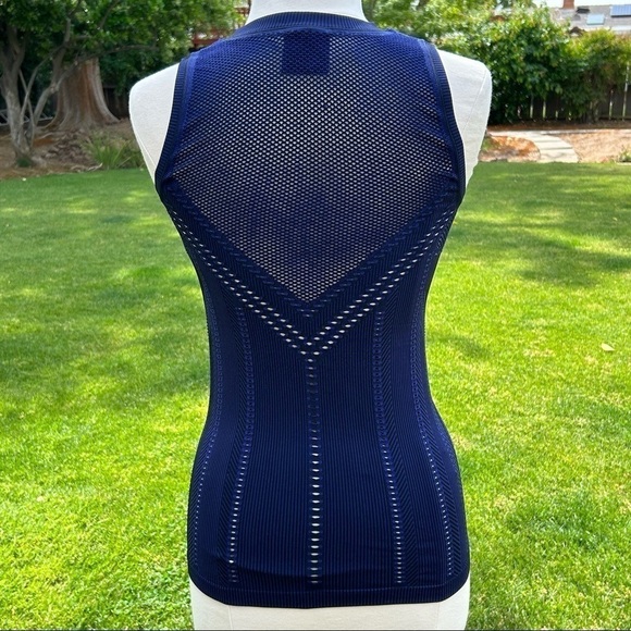 Athleta Two Toned Seamless Tank Top in Navy Blue | Size Small - Picture 3 of 7